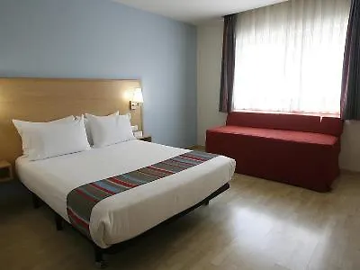 Travelodge Torrelaguna Madrid Hotel